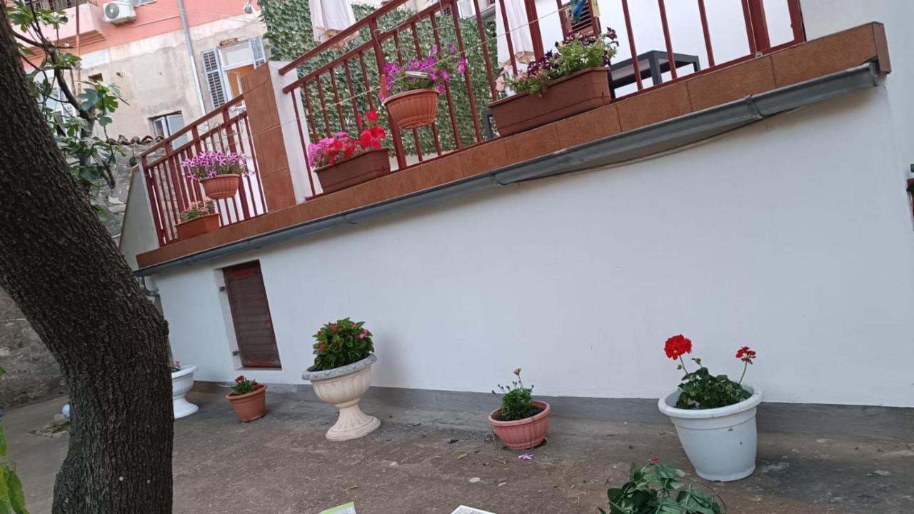 Studio Apartment Jemi بولا المظهر الخارجي الصورة